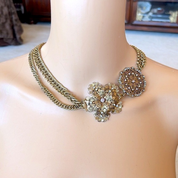 Vintage Antique Gold Tone Multi Strand Flower Necklace Rhinestone Medallion - Picture 4 of 11